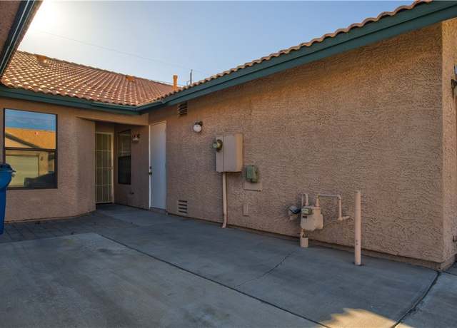 Property at 305 Crosswind Way, Las Vegas, NV 89145, 2 beds, 2 baths