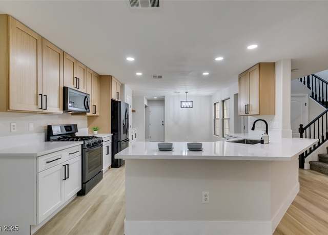 Property at 5465 Cardinal Ridge Ct #103, Las Vegas, NV 89149, 3 beds, 2.5 baths