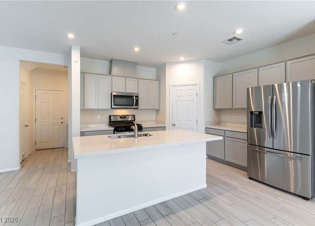 Property at 1024 Greyhound Ln, Henderson, NV 89015, 3 beds, 2.5 baths