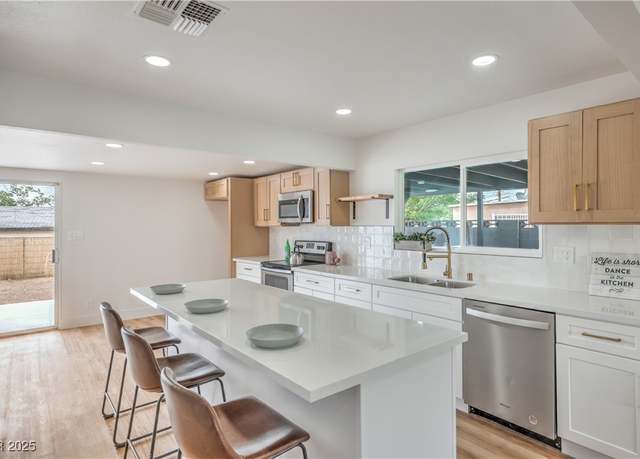 Property at 40 Laswell St, Henderson, NV 89015, 3 beds, 2 baths