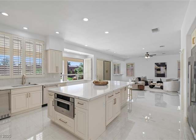 Property at 9523 Castillana Ct, Las Vegas, NV 89147, 4 beds, 3.5 baths