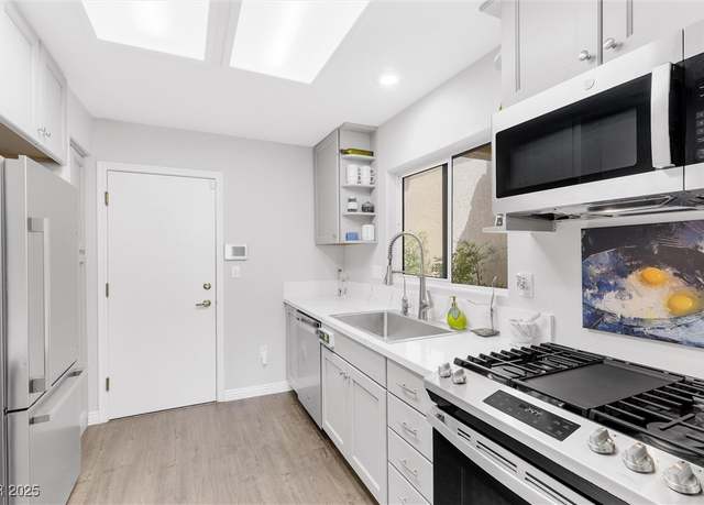 Property at 9445 Grand Mesa Dr, Las Vegas, NV 89134, 2 beds, 2 baths