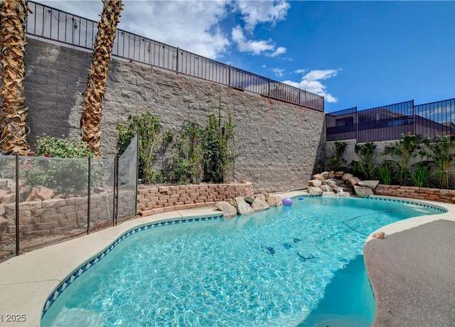 Property at 2078 Wildwood Lake St, Henderson, NV 89052, 3 beds, 2 baths