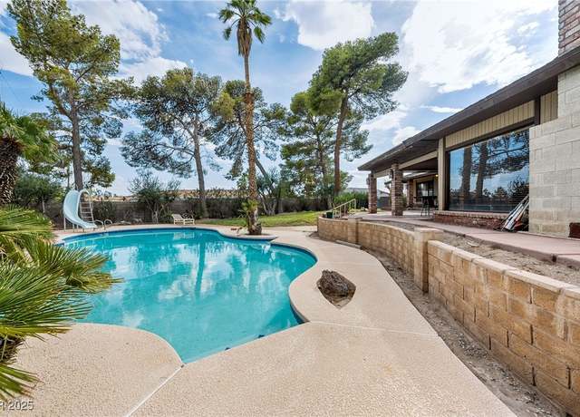 Property at 6865 Coley Ave, Las Vegas, NV 89146, 3 beds, 2.5 baths