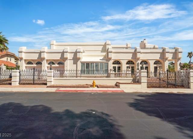 Property at 21 Princeville Ln, Las Vegas, NV 89113, 3 beds, 2.5 baths