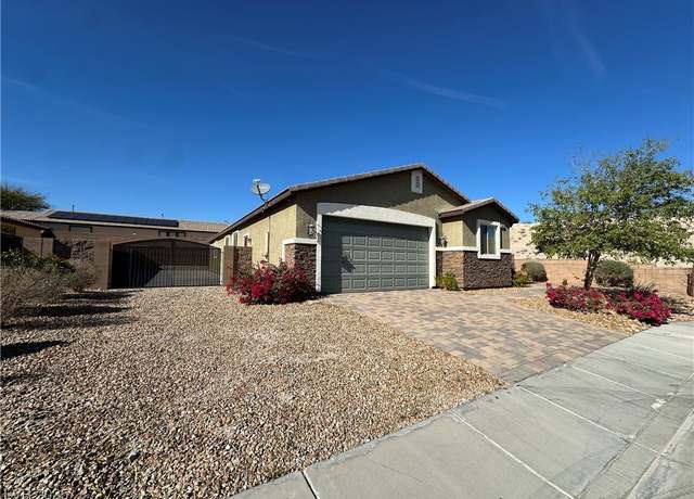 Property at 2040 Port Royal Dr, Laughlin, NV 89029, 4 beds, 3 baths