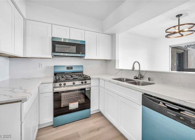 Property at 1424 Santa Anita Dr Unit D, Las Vegas, NV 89119, 2 beds, 2 baths
