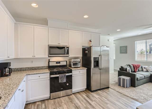 Property at 1611 Prairie Fields Ct, Las Vegas, NV 89115, 4 beds, 2.5 baths