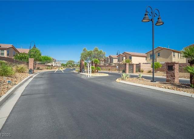 Property at 6429 Joshuaville Dr, Las Vegas, NV 89122, 3 beds, 3 baths