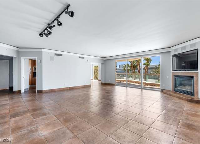 Property at 2857 Paradise Rd #301, Las Vegas, NV 89109, 3 beds, 3 baths