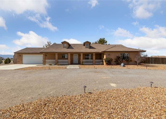 Property at 3450 Oakleaf Ave, Pahrump, NV 89048, 3 beds, 2 baths