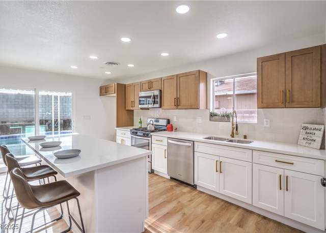 Property at 5239 Elgin Cir, Las Vegas, NV 89122, 3 beds, 2 baths