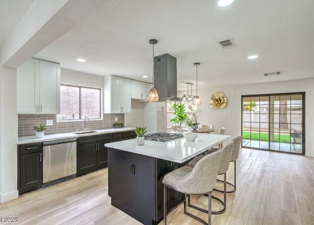 Property at 10009 Coral Sands Dr, Las Vegas, NV 89117, 4 beds, 2.5 baths