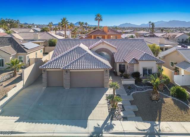 Property at 816 Sandsprings St, Henderson, NV 89011, 3 beds, 2.5 baths