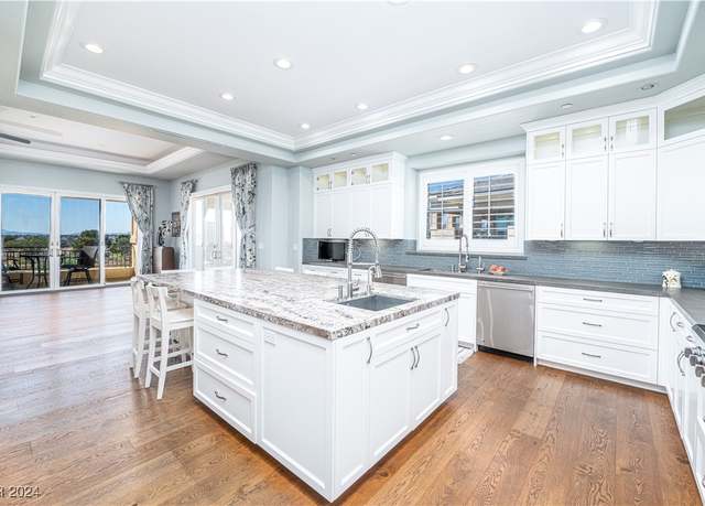 Property at 9219 Tesoras Dr #402, Las Vegas, NV 89144, 4 beds, 4 baths