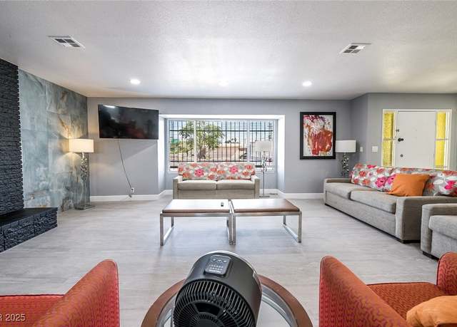 Property at 1521 Sombrero Dr, Las Vegas, NV 89169, 5 beds, 3 baths