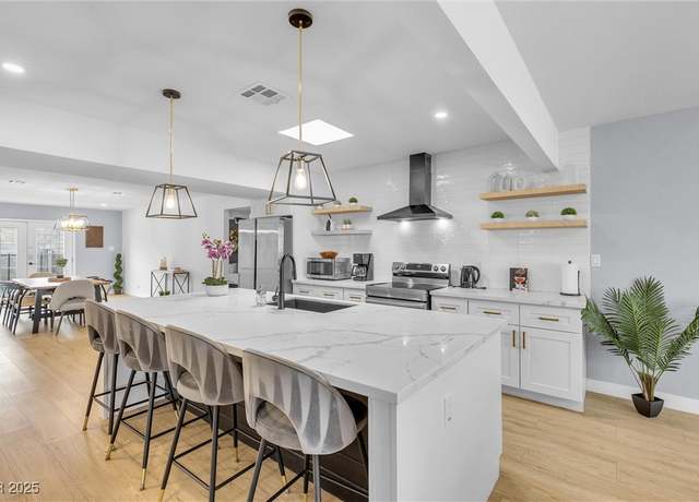 Property at 3611 Valencia St, Las Vegas, NV 89121, 4 beds, 2.5 baths