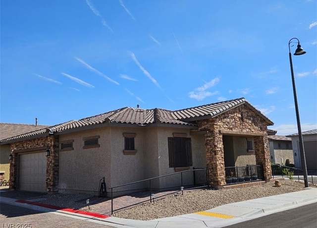 Property at 790 Charming Holly St, Henderson, NV 89011, 2 beds, 2 baths