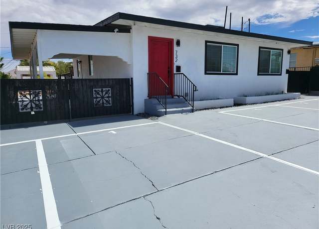 Property at 732 N 9th St, Las Vegas, NV 89101, 4 beds, 3 baths