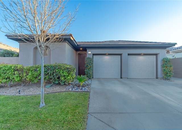 Property at 17 Chatmoss Rd, Henderson, NV 89052, 3 beds, 3 baths