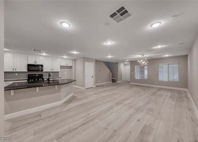 Property at 2337 Via Barranca St, Henderson, NV 89044, 3 beds, 2.5 baths