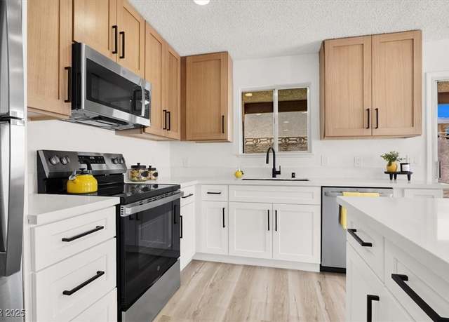 Property at 5030 E Hacienda Ave, Las Vegas, NV 89122, 2 beds, 2 baths