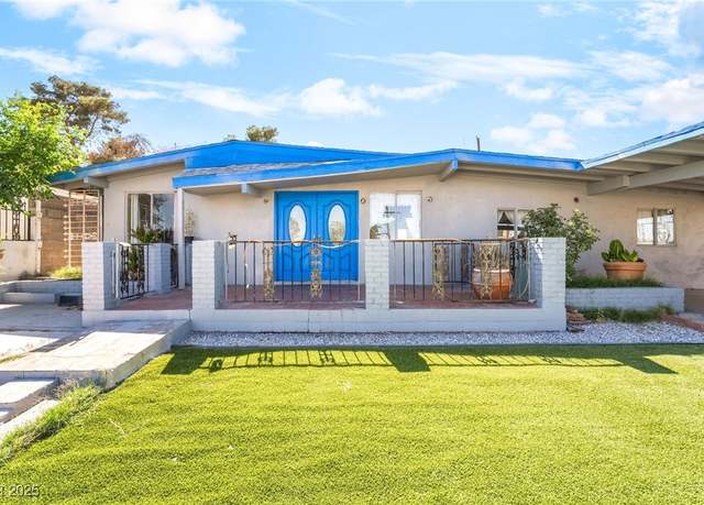 Property at 1708 Weeping Willow Ln, Las Vegas, NV 89104, 6 beds, 4 baths