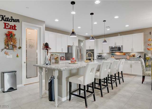 Property at 348 Cadence Vista Dr, Henderson, NV 89011, 3 beds, 2 baths