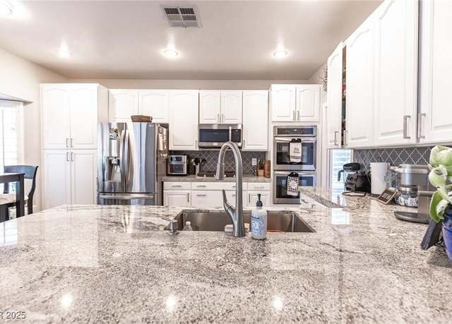 Property at 53 Grossinger Ct, Henderson, NV 89074, 4 beds, 3.5 baths