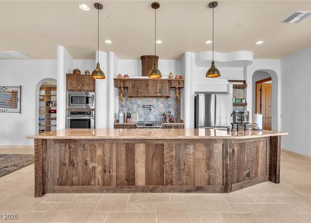 Property at 186 S Naples St, Henderson, NV 89015, 3 beds, 3.5 baths