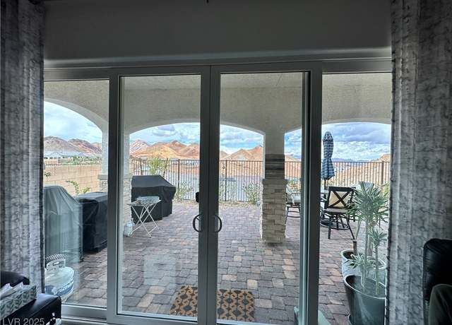 Property at 12 Tatahatso Point St, Henderson, NV 89011, 3 beds, 2.5 baths
