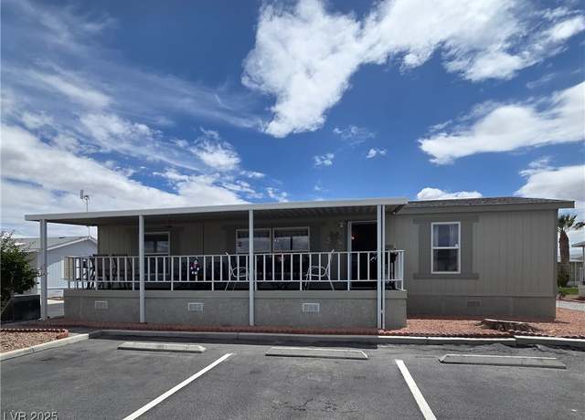 Property at 210 Montecito Dr, Pahrump, NV 89048, 3 beds, 2 baths