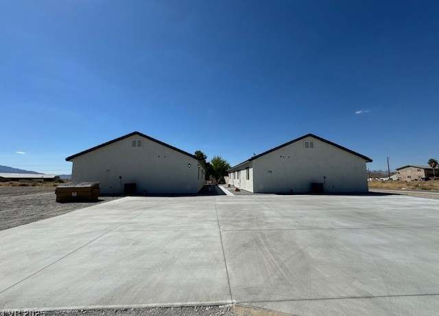 Property at 1040 Karen Ct, Pahrump, NV 89048, 12 beds, 4 baths