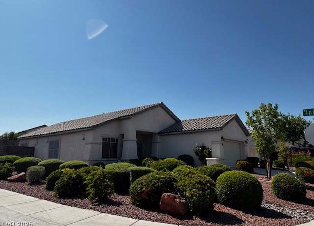 Property at 2699 Thornview St, Las Vegas, NV 89135, 3 beds, 2 baths