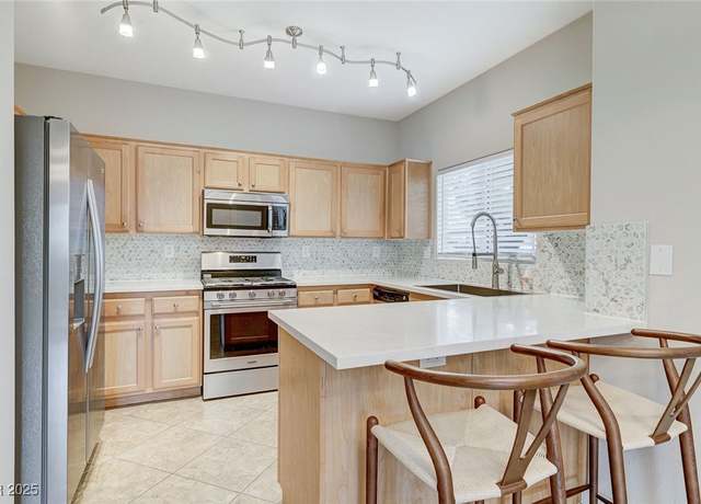 Property at 3930 Legend Hills St #102, Las Vegas, NV 89129, 3 beds, 2 baths