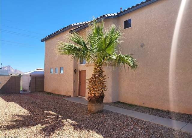 Property at 7102 Shimmering Ave, Henderson, NV 89011, 4 beds, 2.5 baths