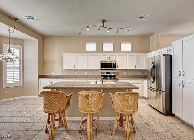 Property at 1574 Livingston Dr, Henderson, NV 89012, 3 beds, 2 baths