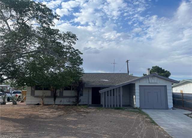 Property at 5920 Glen Eagles Ln, Las Vegas, NV 89108, 4 beds, 2 baths