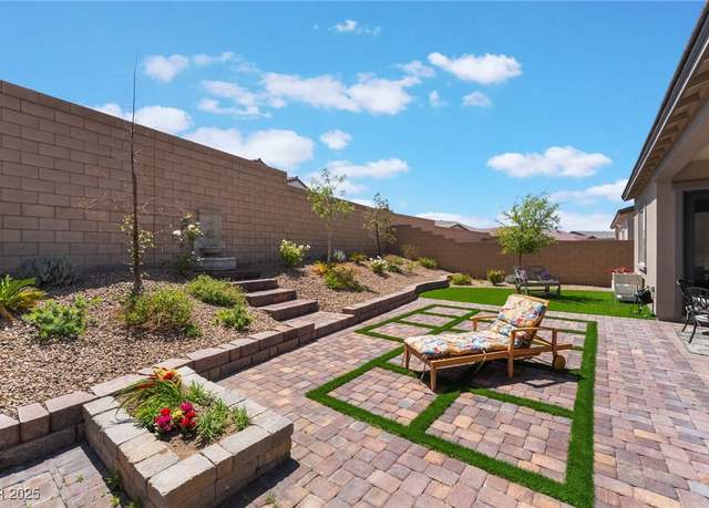 Property at 715 Drammatico Pl, Henderson, NV 89011, 3 beds, 2.5 baths