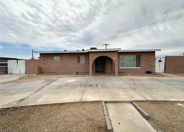 Property at 4564 Sampson Dr, Las Vegas, NV 89121, 4 beds, 2 baths