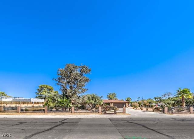 Property at 2880 Red Rock St, Las Vegas, NV 89146, 3 beds, 3 baths