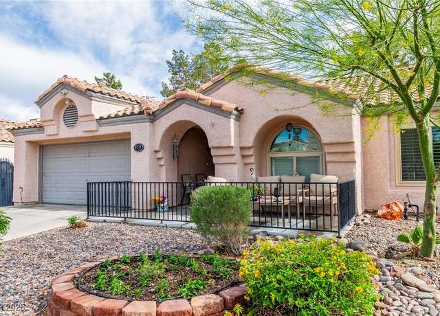 Property at 930 High Plains Dr, Henderson, NV 89002, 4 beds, 3 baths