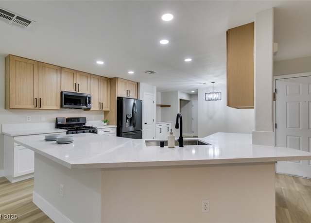 Property at 5465 Cardinal Ridge Ct #103, Las Vegas, NV 89149, 2 beds, 2.5 baths