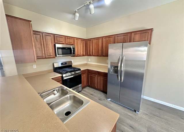 Property at 10455 Alpine Edge Ave, Las Vegas, NV 89129, 3 beds, 2.5 baths
