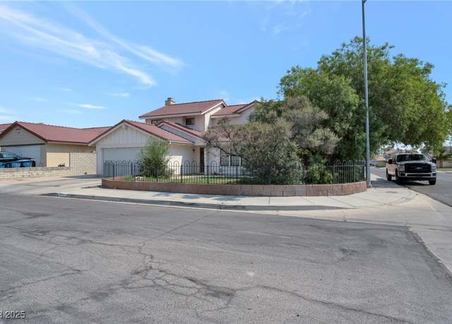 Property at 4454 Honeycomb Dr, Las Vegas, NV 89147, 4 beds, 2.5 baths