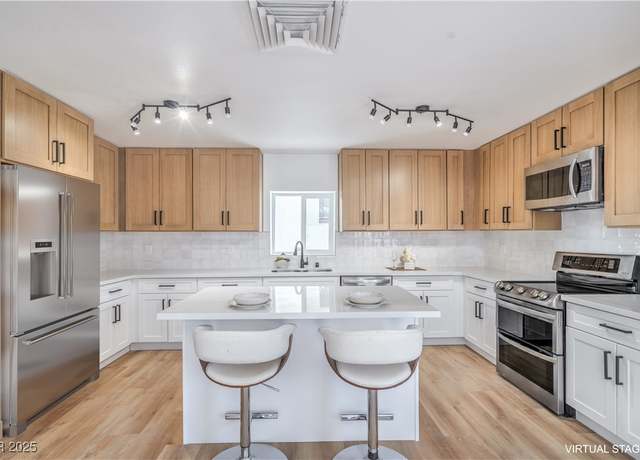 Property at 1202 Ivy Ln, Las Vegas, NV 89106, 4 beds, 3 baths