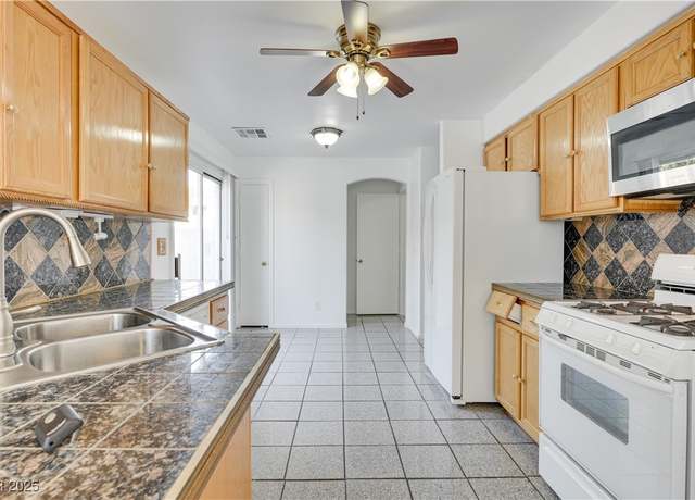 Property at 10082 Swimming Hole St, Las Vegas, NV 89183, 2 beds, 1.5 baths