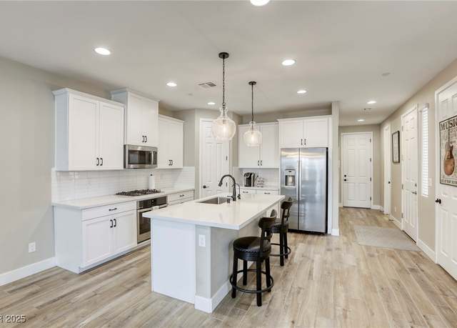 Property at 712 Monroe Hill Pl, Henderson, NV 89011, 3 beds, 2.5 baths