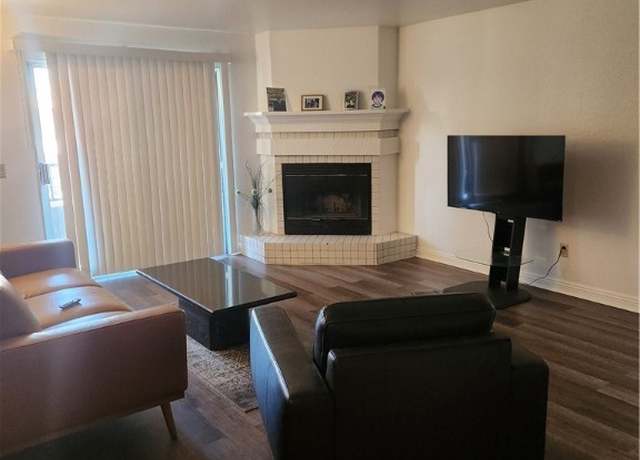 Property at 2606 S Durango Dr #214, Las Vegas, NV 89117, 2 beds, 2 baths