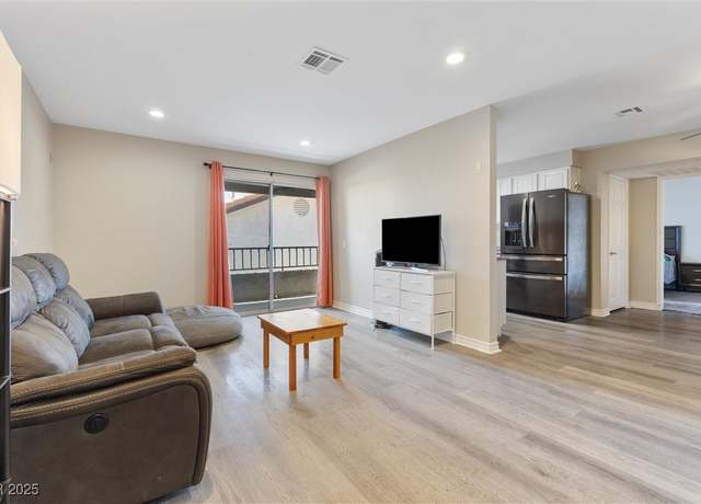Property at 2606 S Durango Dr #260, Las Vegas, NV 89117, 1 bed, 1 bath
